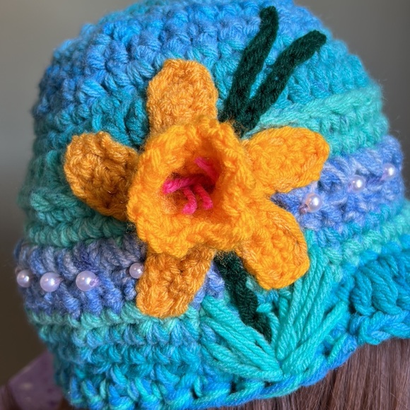 Crochet daffodil newsboy baseball hat medium acrylic yarn new - Picture 2 of 11